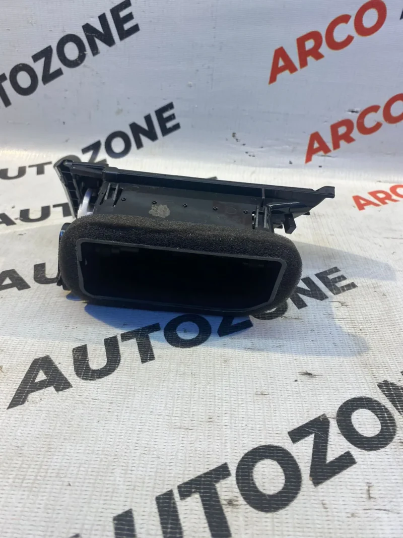 AC VENT RIGHT SIDE SKODA OCTAVIA 2013 5E3 IMPORTED 5E0819702 - Image 3
