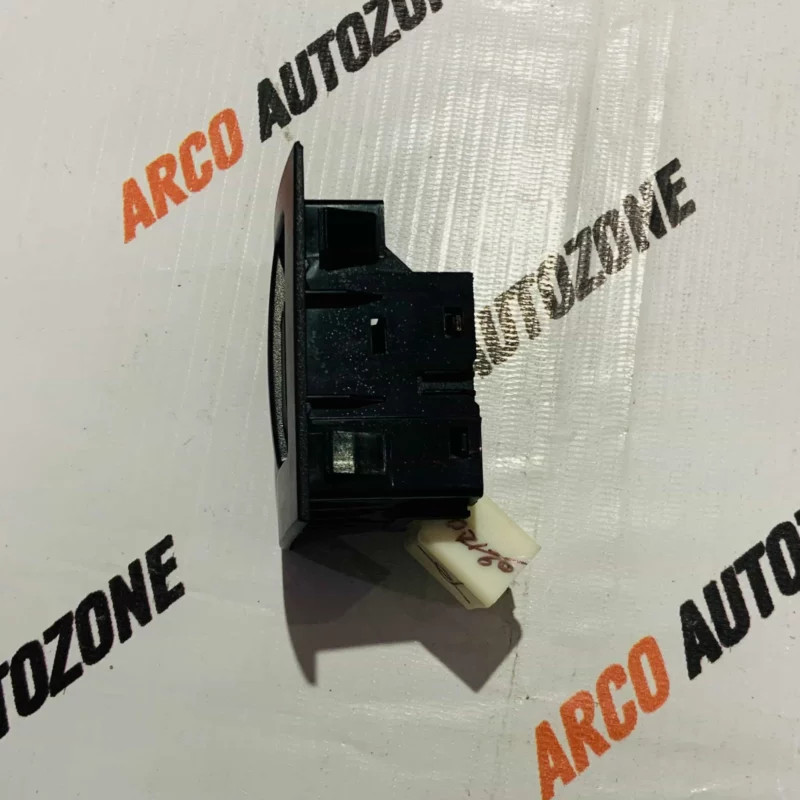 MARUTI SUZUKI ALTO 800 K10 MINDA WINDOW SWITCH MAIN - Image 2