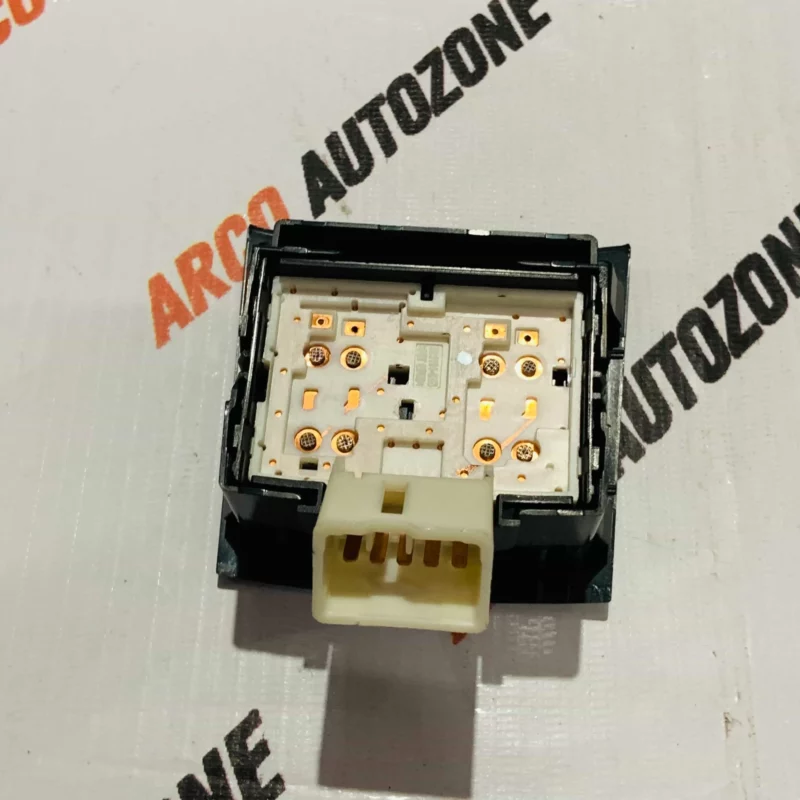MARUTI SUZUKI ALTO 800 K10 MINDA WINDOW SWITCH MAIN - Image 4