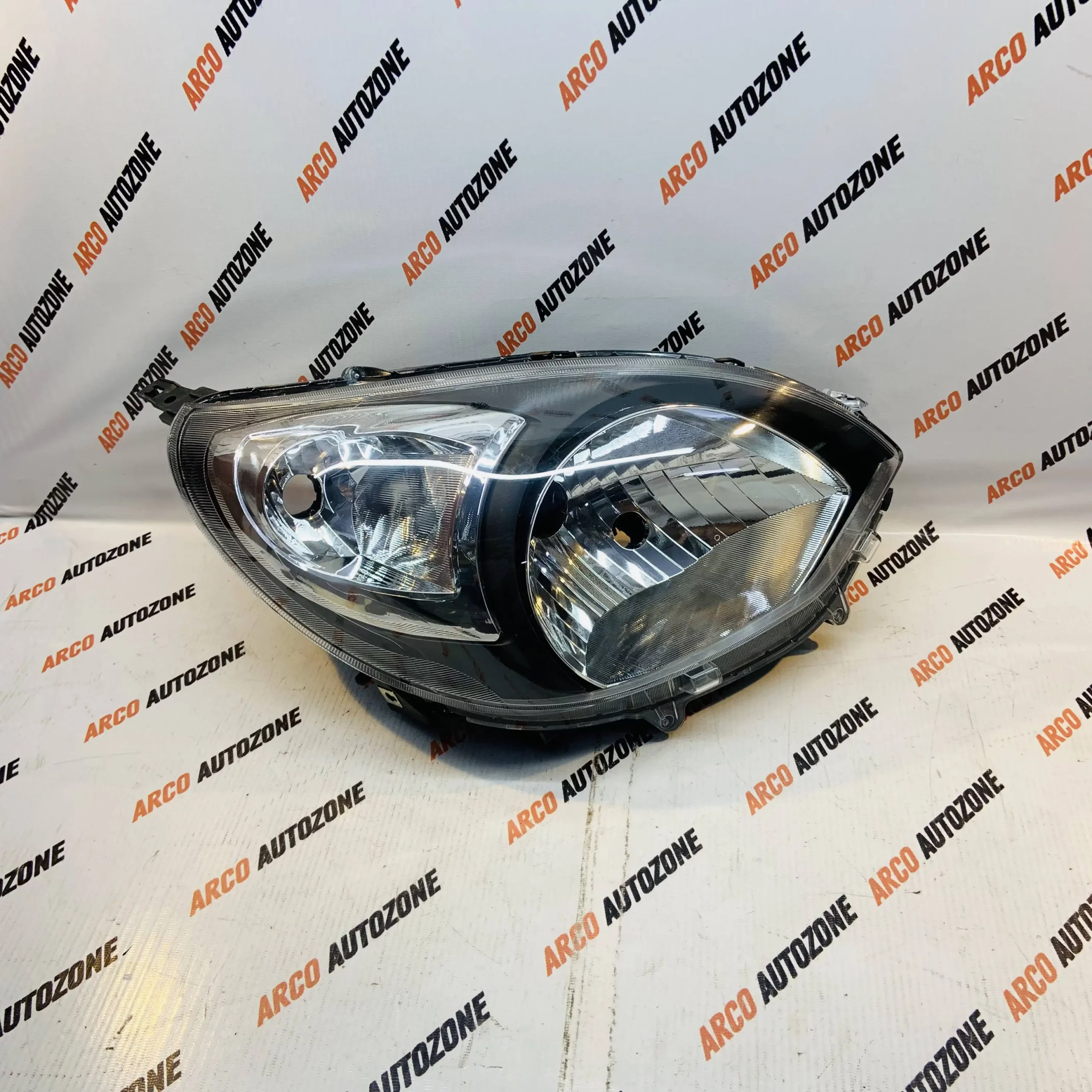 MARUTI SUZUKI  ALTO 800 1ST GEN LUMAX 128HLANWMR HEAD LIGHT RIGHT SIDE