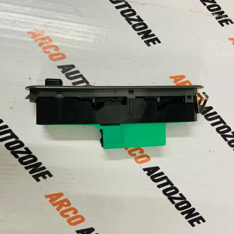 MARUTI SUZUKI ALTO WAGONR RIGHT HAND WINDOW SWITCH MAIN - Image 2