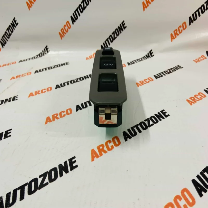 MARUTI SUZUKI ALTO WAGONR RIGHT HAND WINDOW SWITCH MAIN - Image 4