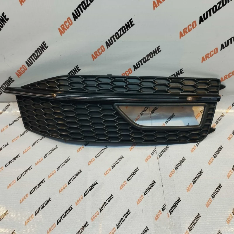 AUDI A4 2013 ACCURATE SLINE 8K0807682 FOG LAMP COVER RIGHT SIDE