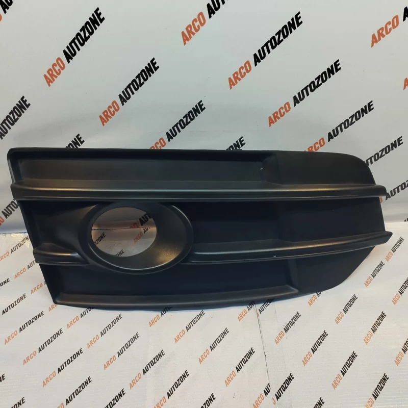 AUDI Q5 2013 G 8R0807682 FOG LAMP COVER RIGHT SIDE