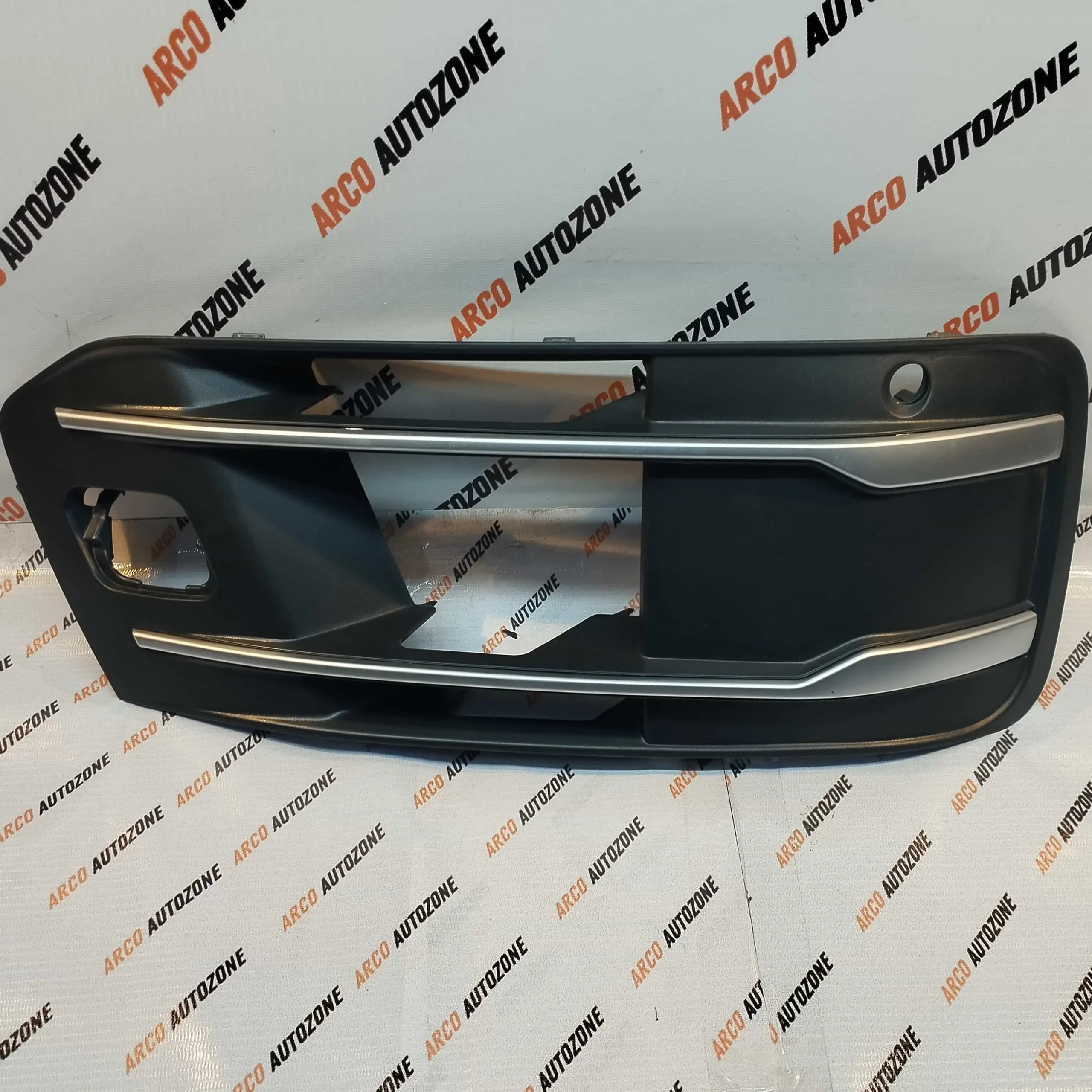 FOG LAMP COVER AUDI Q7 NEW MODEL 4TH GEN RIGHT SIDE 4M0807682