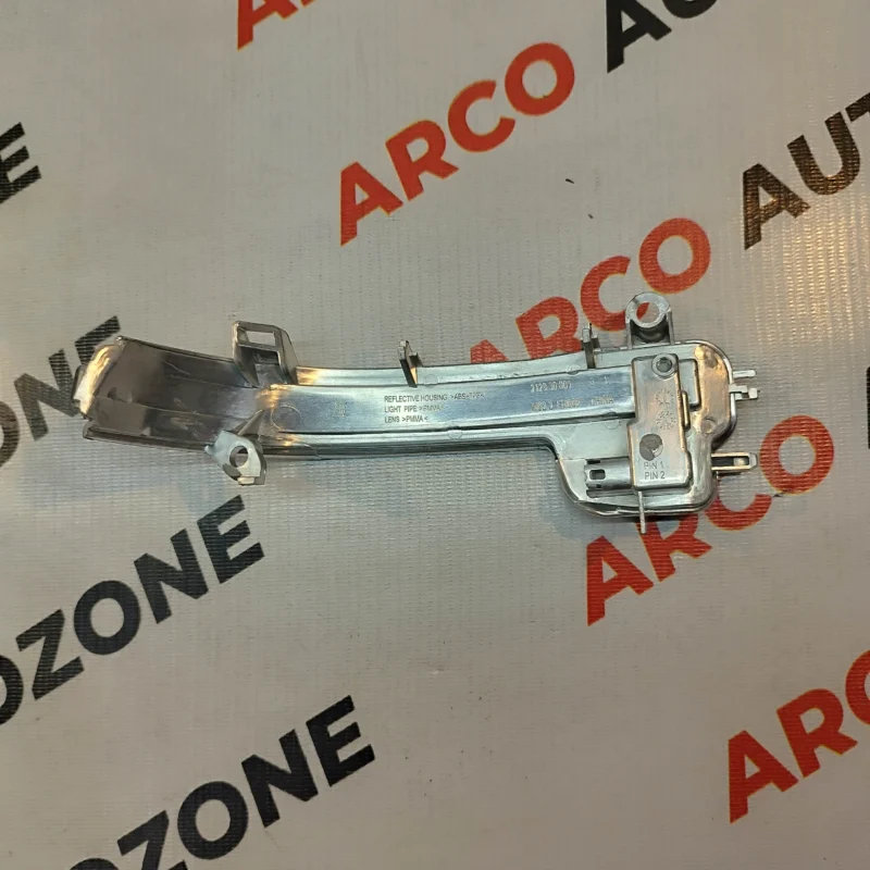 BMW X1 F49 2017-22 SIDE GLASS INDICATOR LEFT SIDE - Image 3