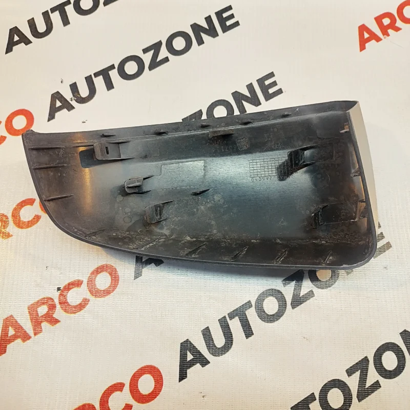 BMW X3 X5 OLD E70 SIDE GLASS COVER RIGHT SIDE - Image 3