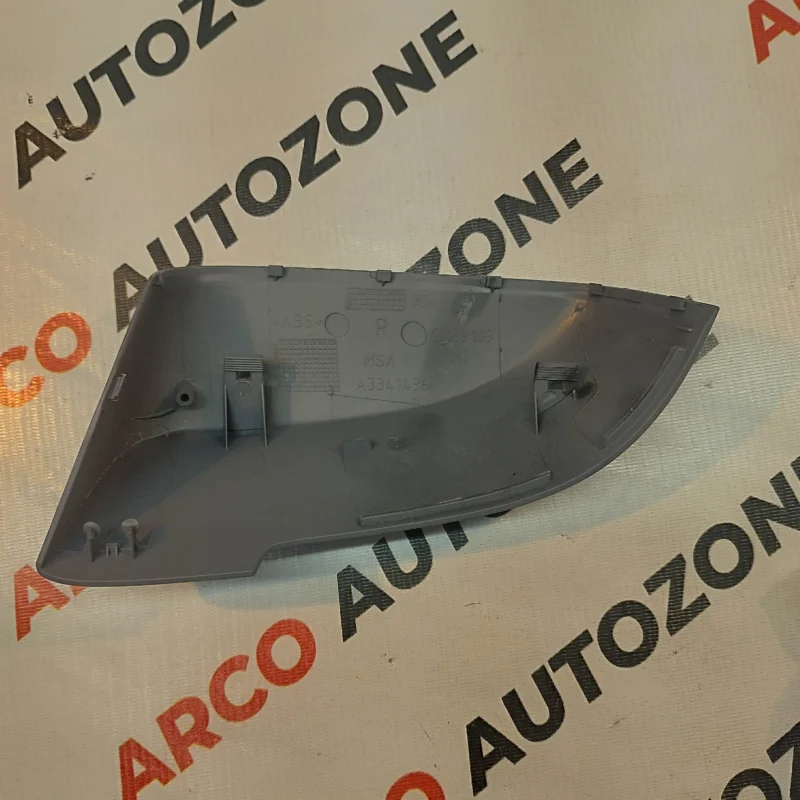 BMW X5 OLD F18 SIDE GLASS COVER RIGHT SIDE - Image 2