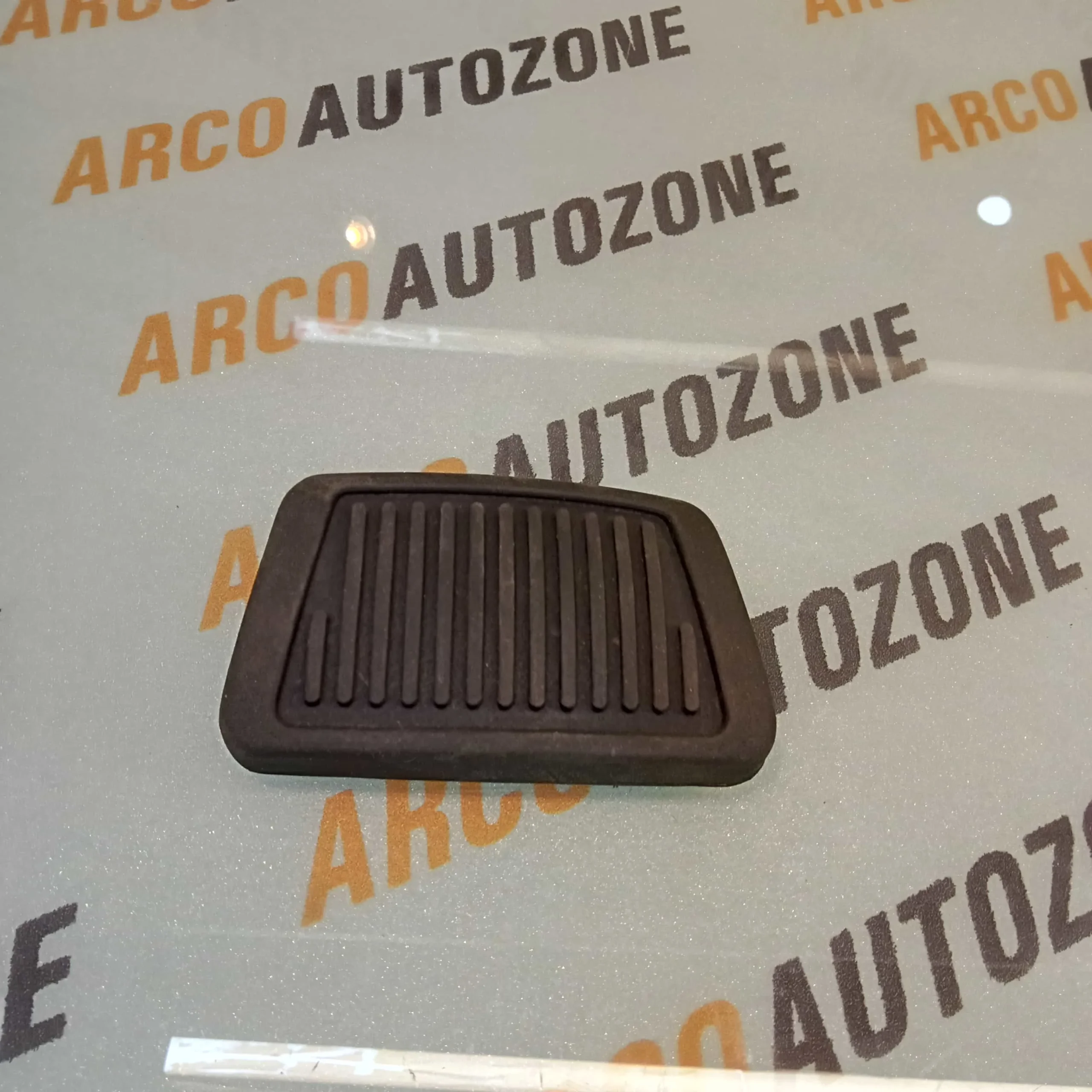 BRAKE PADDLE RUBBER CRETA AUTOMATIC HYUNDAI COMMON 4464