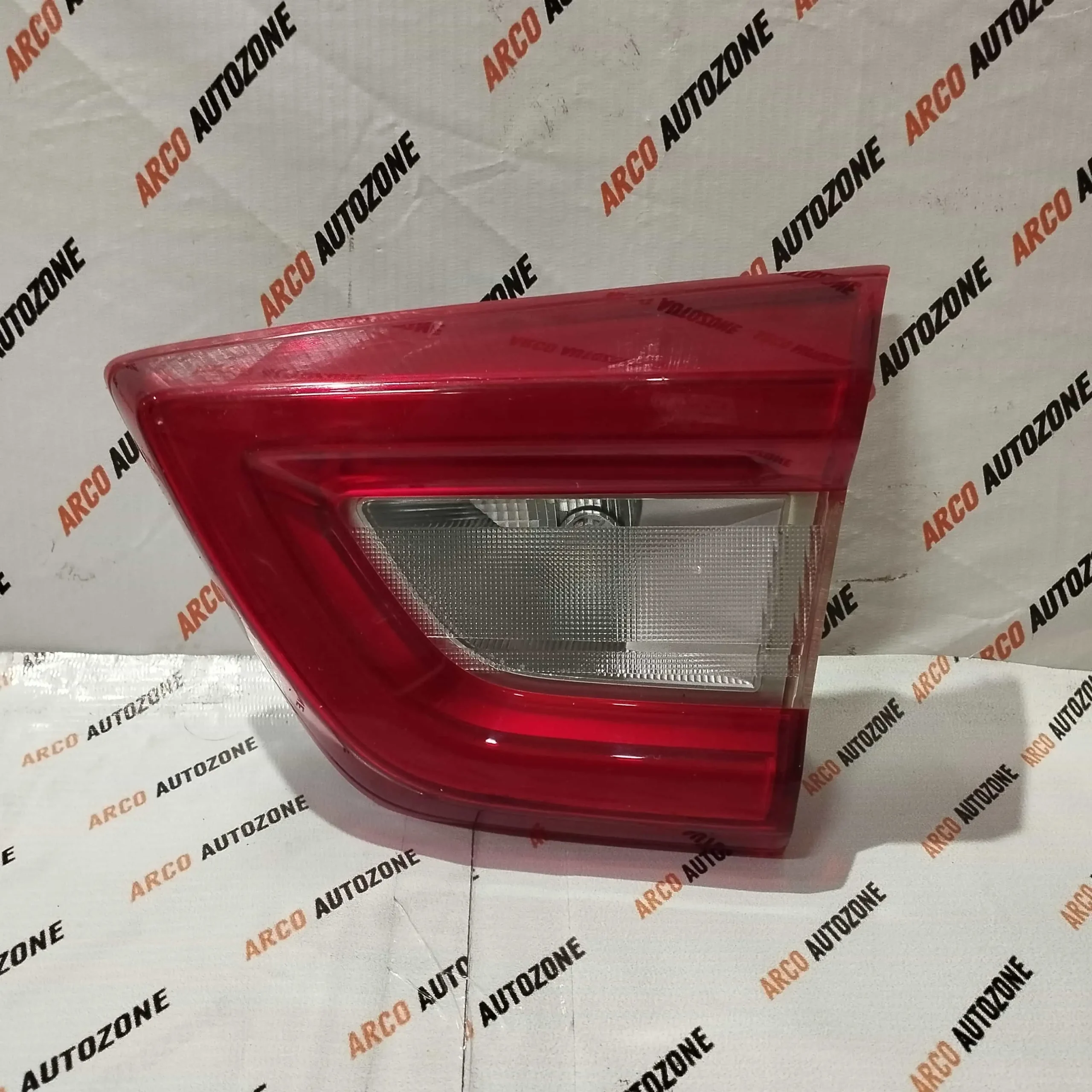 MARUTI SUZUKI BREZZA 2ND GEN DICKY LIGHT RIGHT SIDE