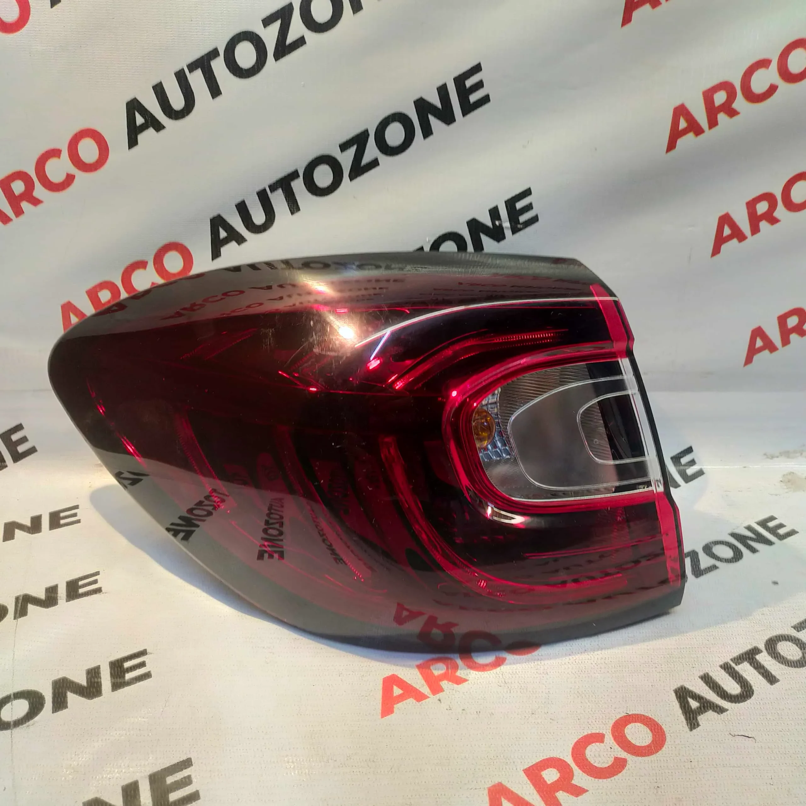 TAIL LIGHT RENAULT CAPTURE LEFT HAND 265557849R