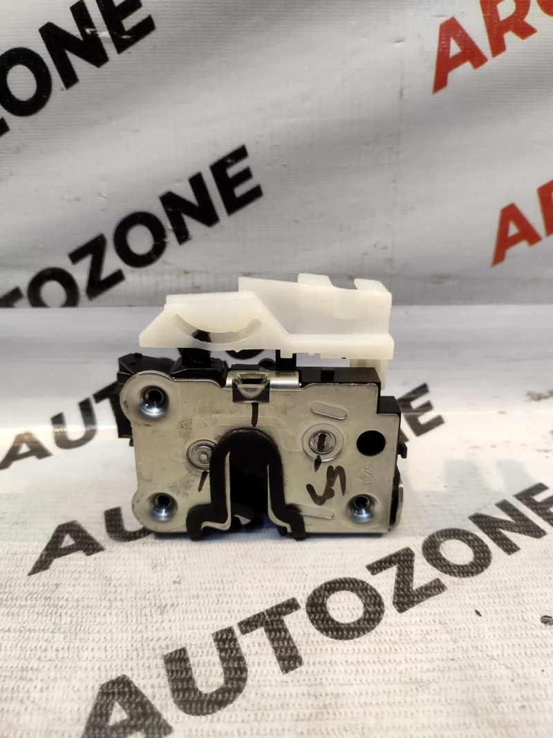 DOOR LATCH FRONT LEFT HAND RENAULT DUSTER REN 805032923R - Image 3
