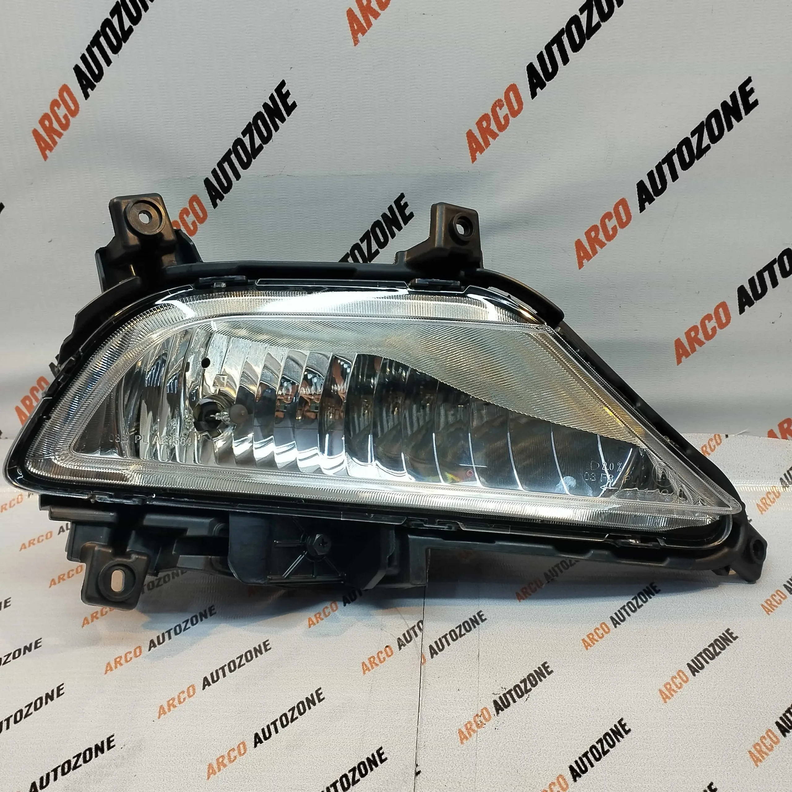 HYUNDAI ELITE 1ST GEN 92202C7000 FOG LAMP RIGHT SIDE