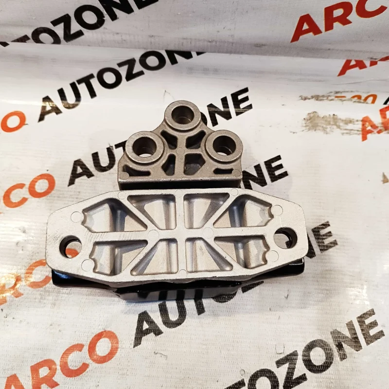 BRACKET ASSY-ENGINE MOUNTING LEFT SIDE JEEP COMPASS DIESEL DURACRAFT - Image 2