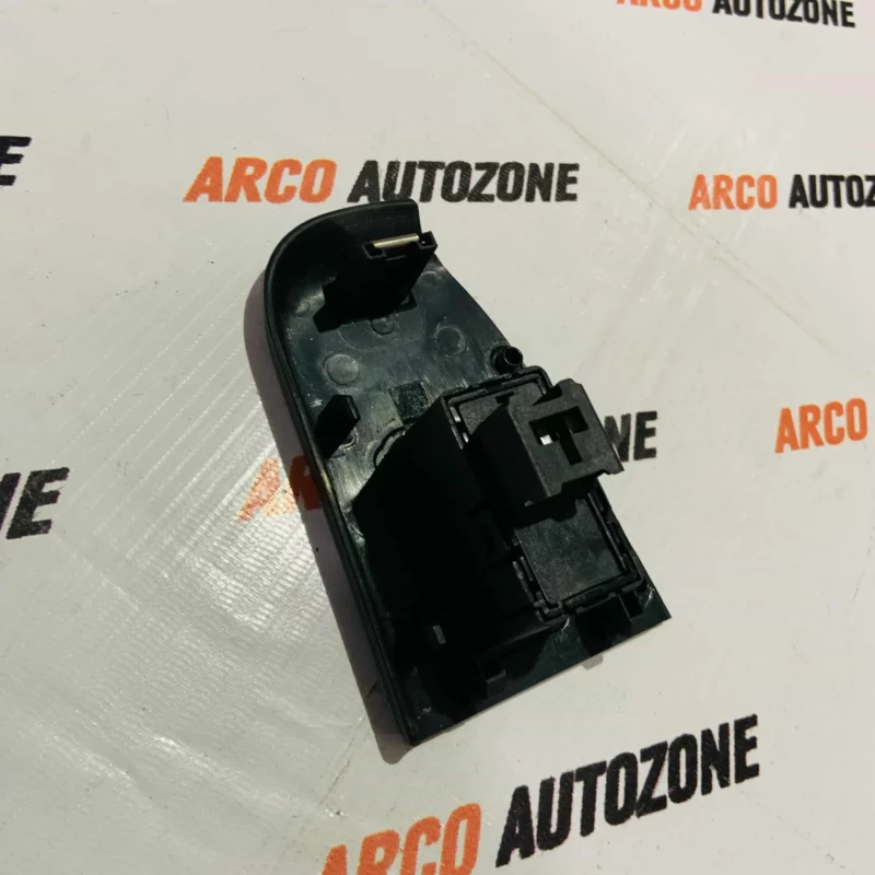 TATA VISTA MANZA REAR LEFT HAND GREY S22107 WINDOW SWITCH - Image 3