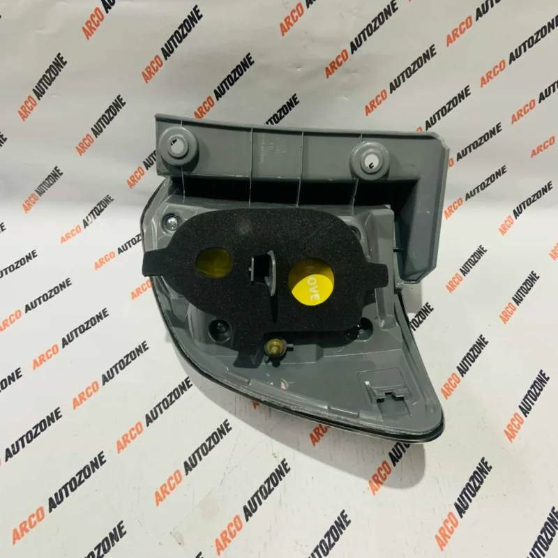 TOYOTA FORTUNER 2ND GEN CHROM CASP LEFT HAND 81561OK200 - Image 2