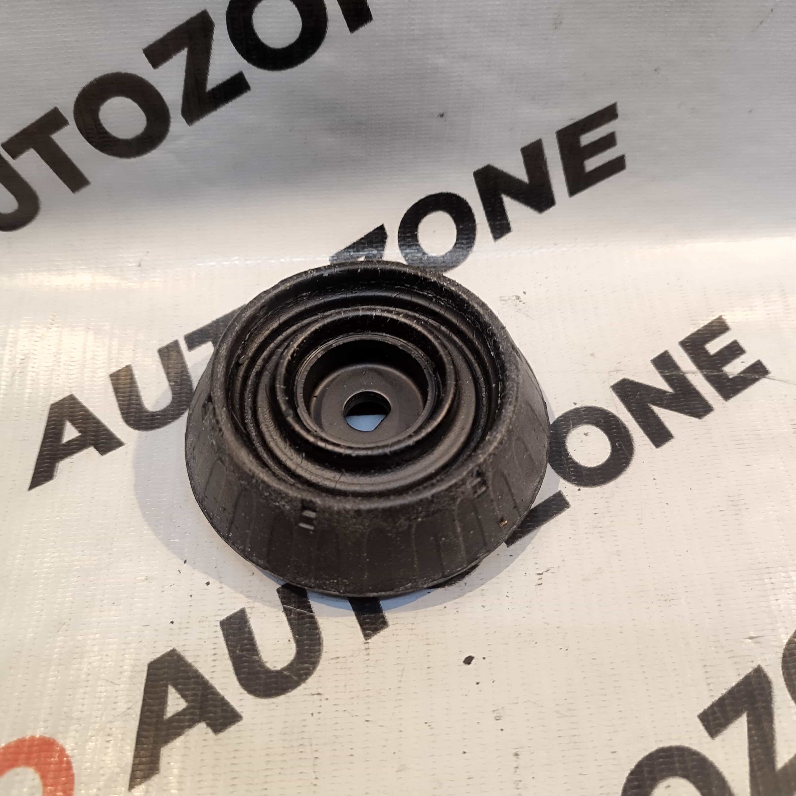 STRUT MOUNTING FRONT SHOCKER MOUNTING HYUNDAI I10 EON IMPORTED