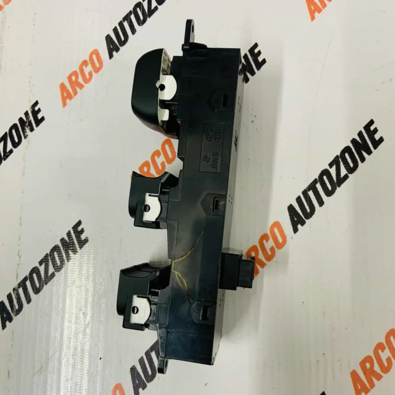 HYUNDAI GRAND WINDOW SWITCH MAIN - Image 2