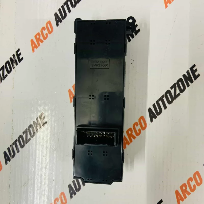 HYUNDAI GRAND WINDOW SWITCH MAIN - Image 3