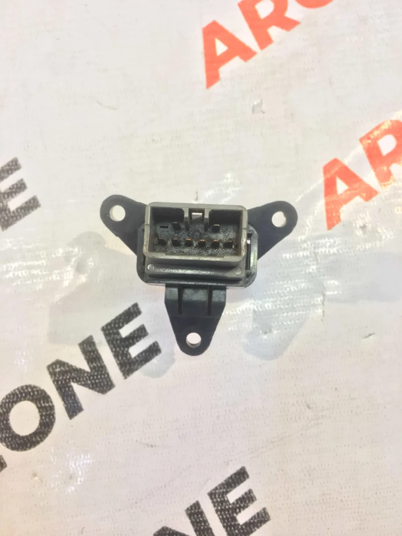 HAZARD SWITCH CHEVROLET SPARK GM J96871740 - Image 3