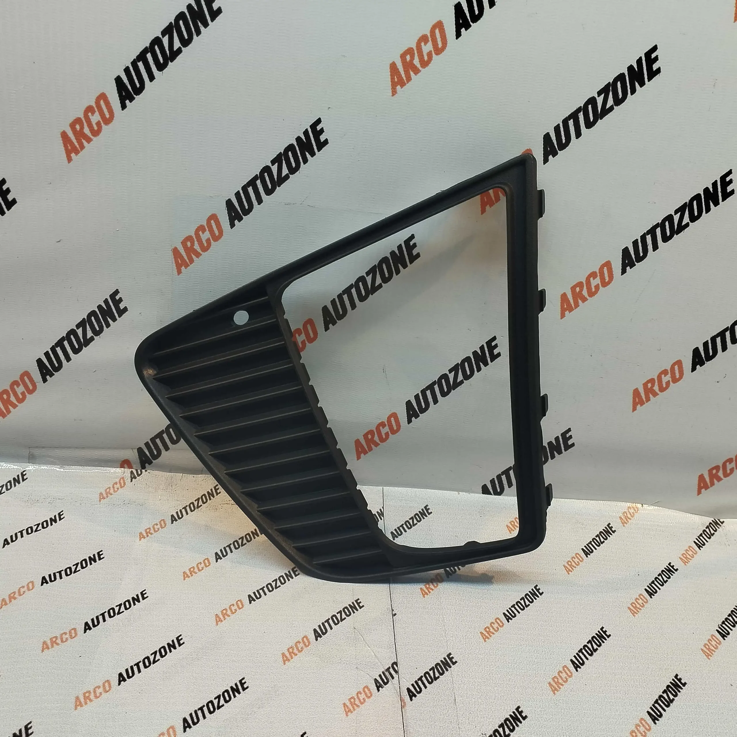 HYUNDAI CRETA GEN 1 86527A0000 FOG LAMP COVER LEFT SIDE