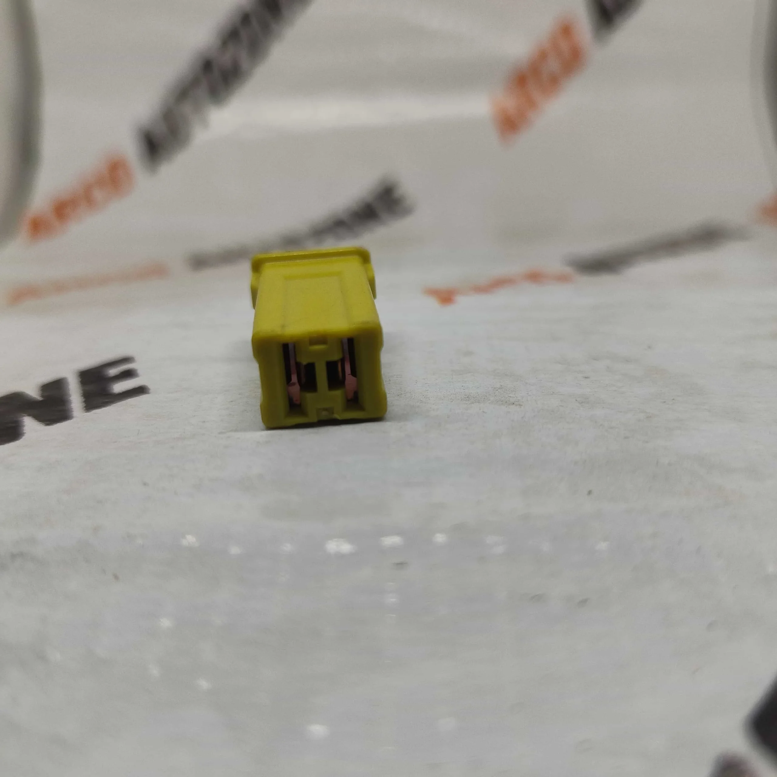 FUSE J CASE 60 AMP YELLOW