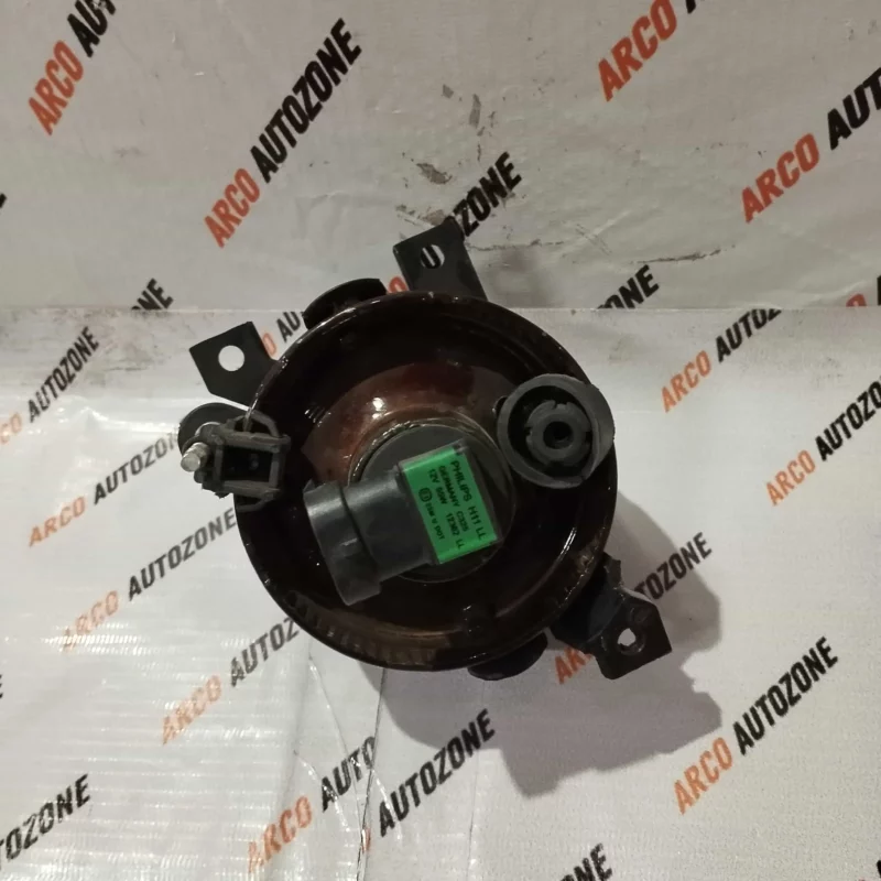 VOLKSWAGEN JETTA 1ST GEN FOG LAMP RIGHT SIDE - Image 2