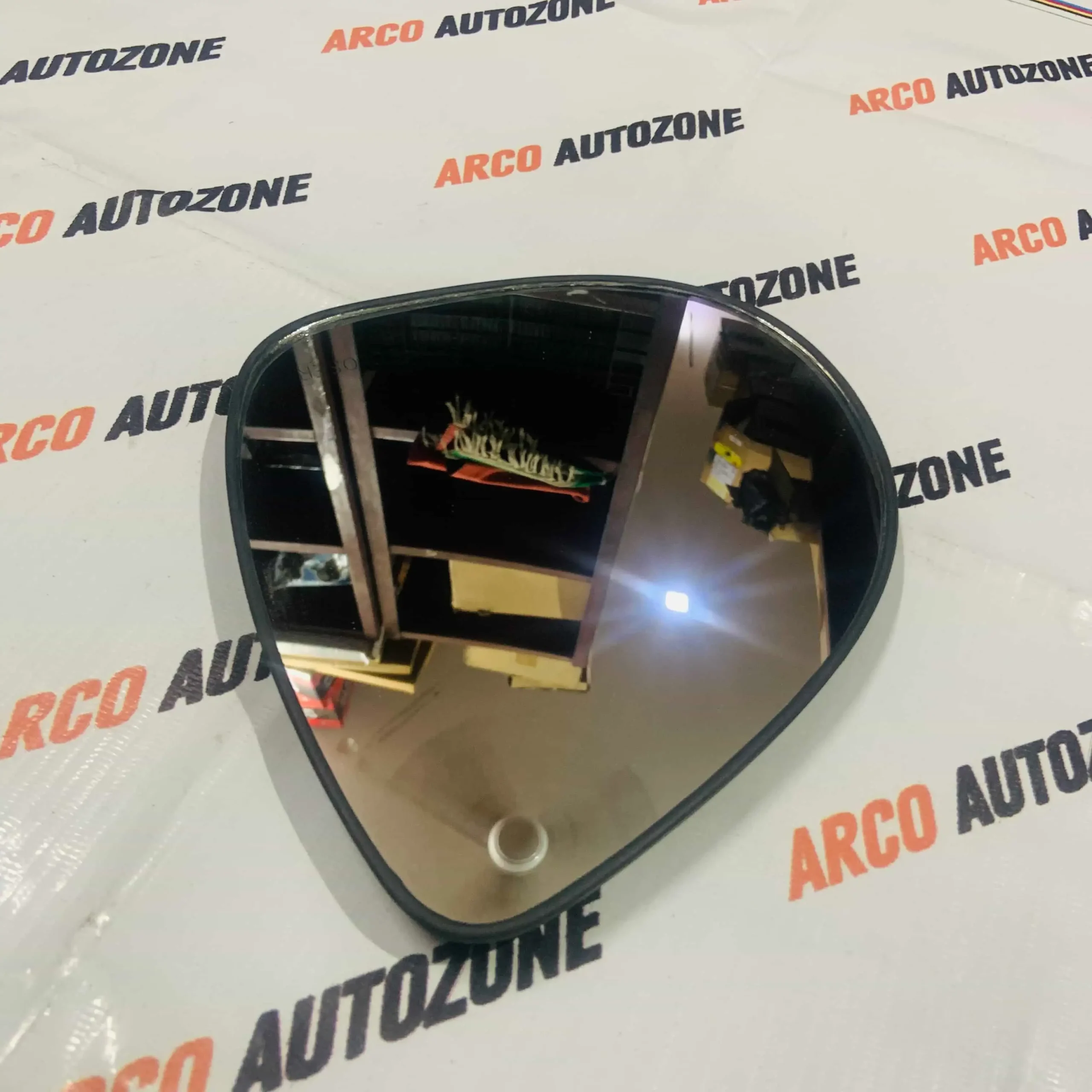 MAHINDRA MARAZO SUB MIRROR GLASS PLATE LEFT SIDE