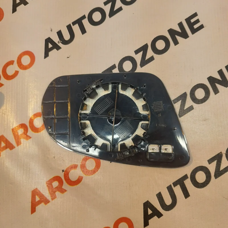 MERCEDES W205 2014-20 SUB MIRROR GLASS PLATE RIGHT SIDE - Image 2