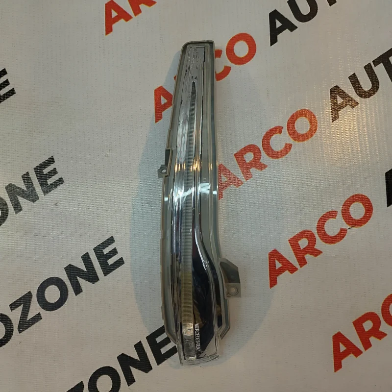 MERCEDES W205 CHROME SIDE GLASS INDICATOR LEFT SIDE - Image 2