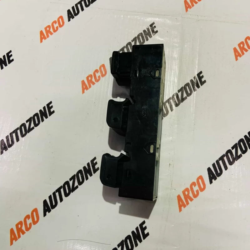 RENAULT MICRA FRONT RIGHT HAND IMPORT WINDOW SWITCH MAIN - Image 2