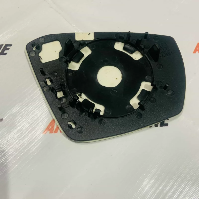 SKODA OCTAVIA NEW MODEL SUB MIRROR GLASS PLATE LEFT SIDE - Image 3