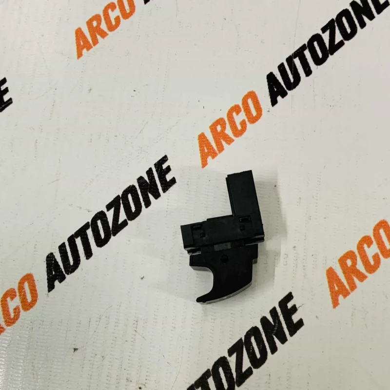 VOLKSWAGAN POLO FABIA 3 PIN LEFT HAND WINDOW SWITCH - Image 3