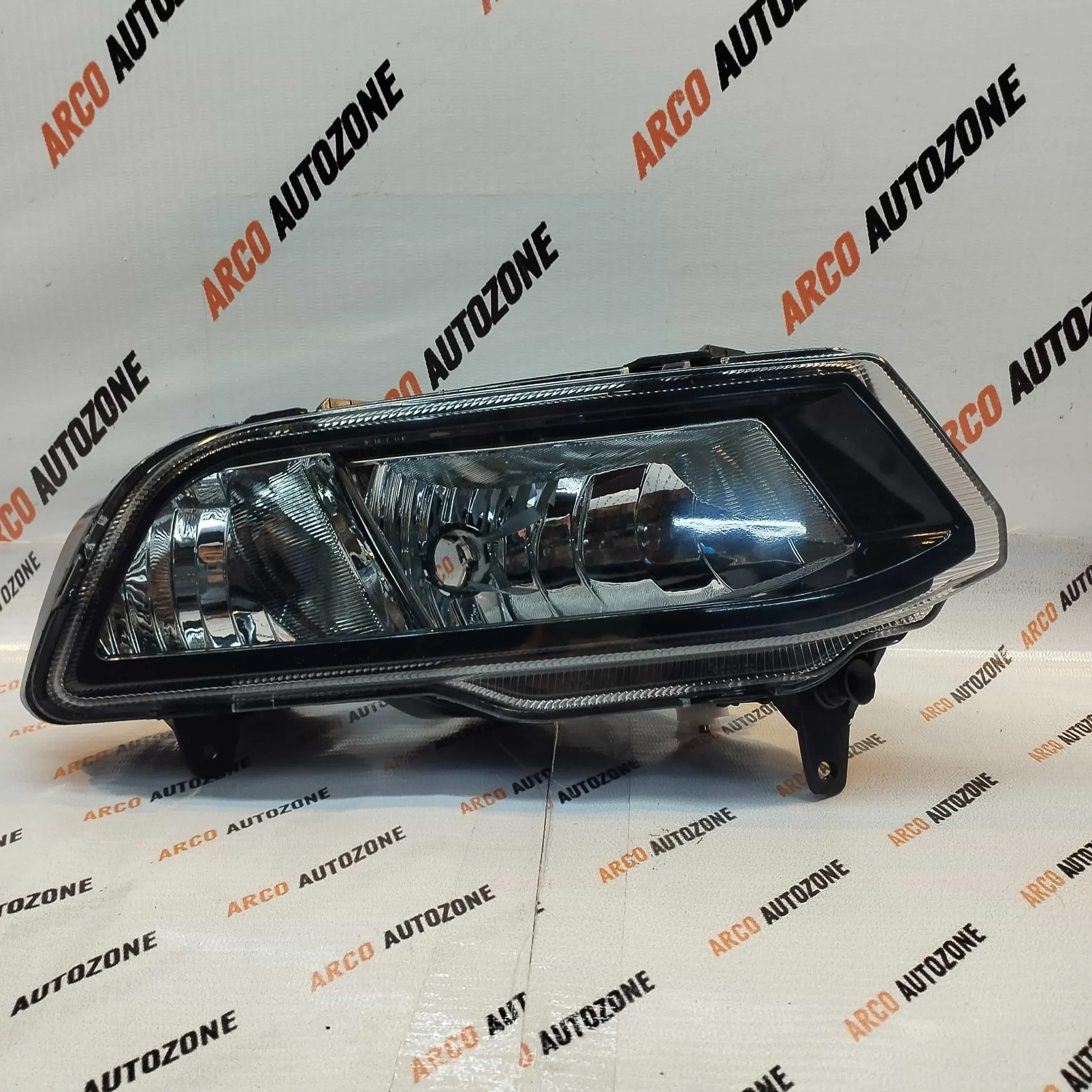 VOLKSWAGEN POLO 2ND GEN ATMX FOG LAMP RIGHT SIDE