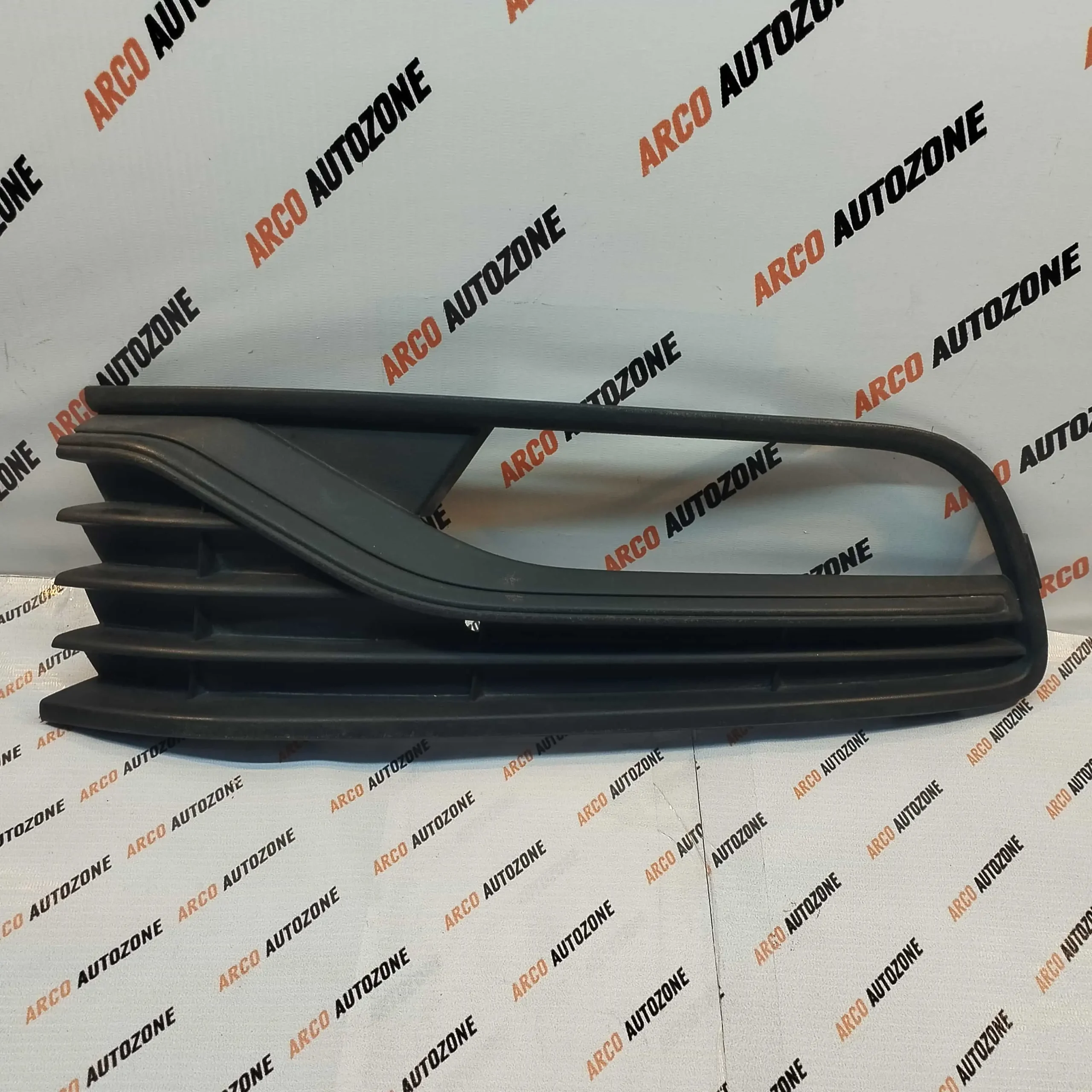 VOLKSWAGEN POLO GEN 2  HOLE ACCURATE CH VWDPO2FCCL FOG LAMP COVER LEFT SIDE 6RG853665