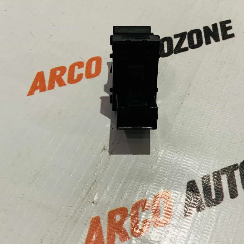 VOLKSWAGAN POLO VENTO 4 PIN WINDOW SWITCH - Image 3