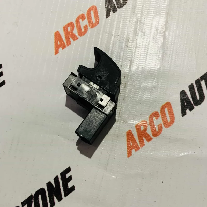 VOLKSWAGAN POLO VENTO 4 PIN WINDOW SWITCH - Image 4