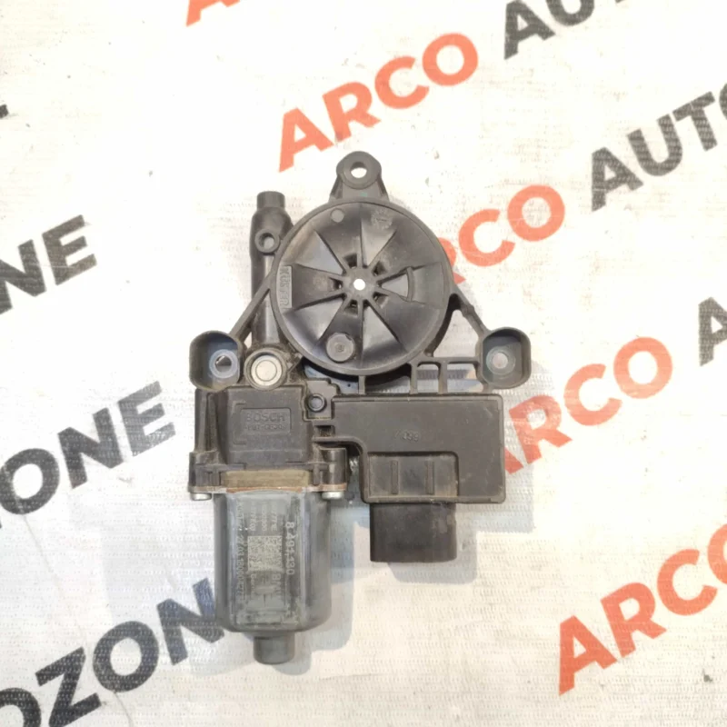 POWER WINDOW MOTOR FRONT RIGHT HAND BMW 6 SERIES G32 BOSCH SEMI USED 8491130