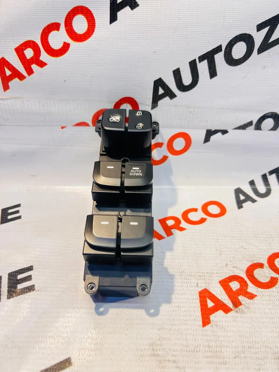 POWER WINDOW SWITCH MIAN ASSY HYUNDAI GRAND 2013 TO 2016 GAPC