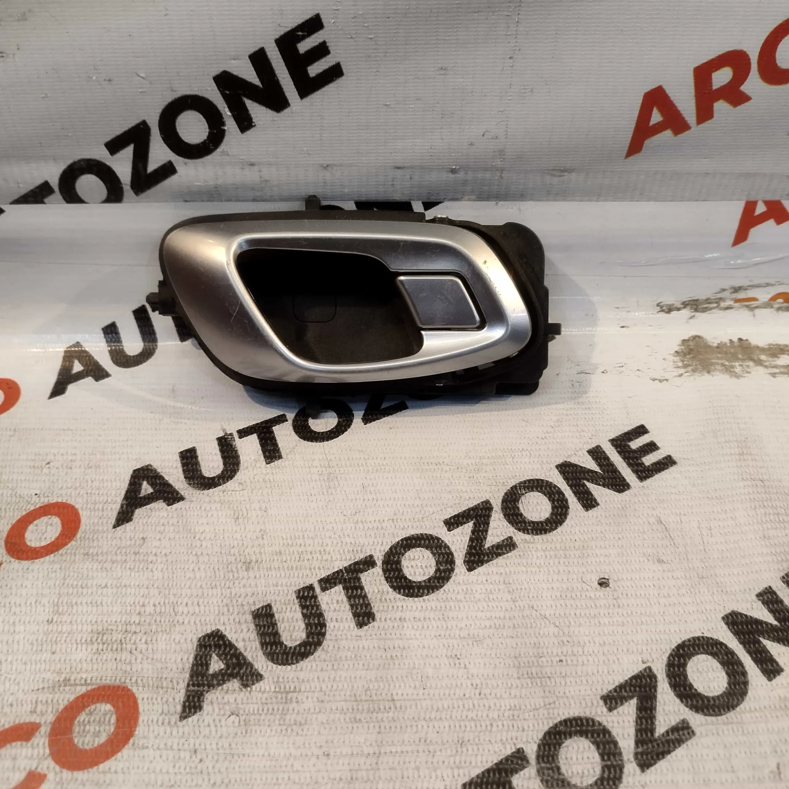 HANDLE ASSY-DOOR INSIDE RC LEVER HYUNDAI NIOS RIGHT SIDE