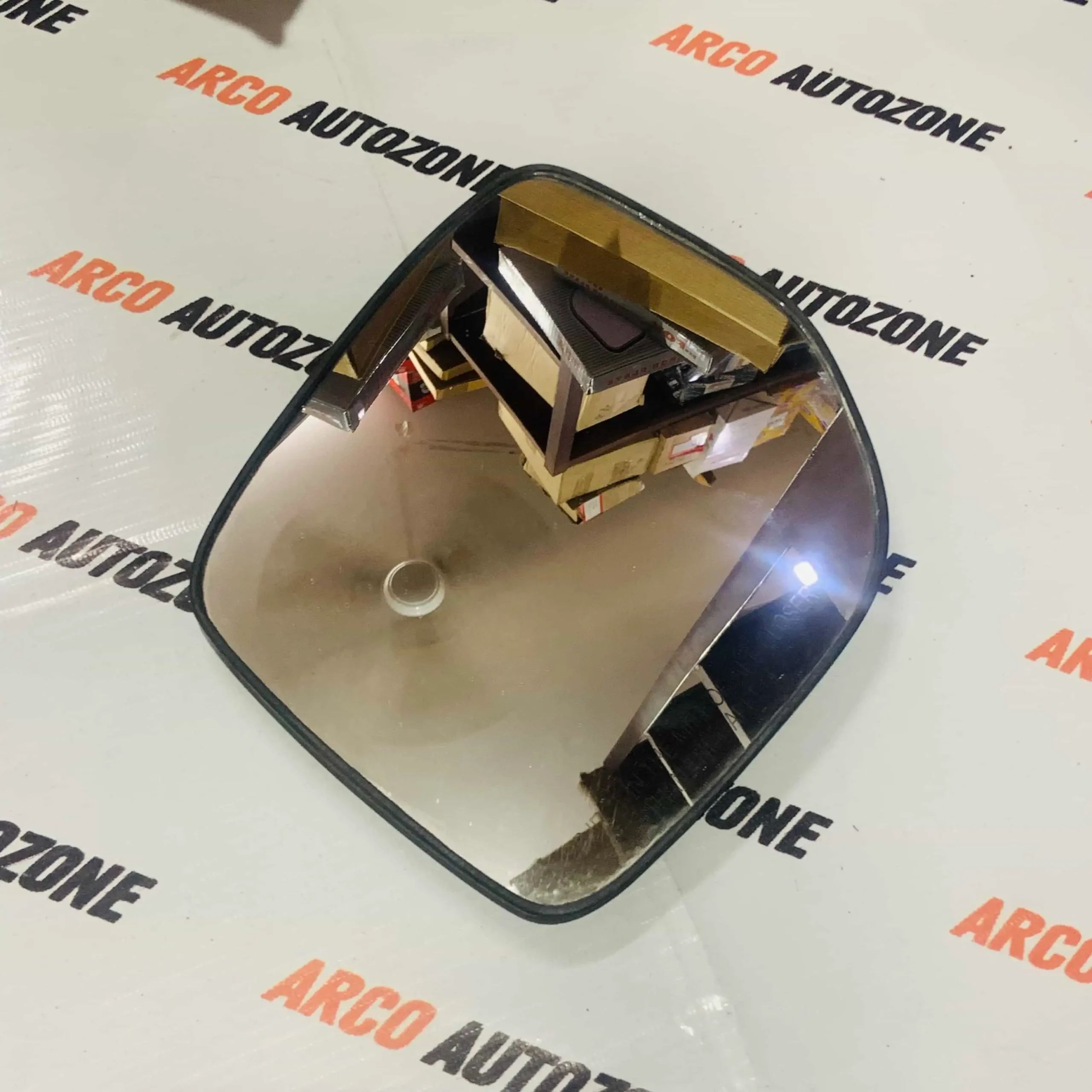 TATA SAFARI 3RD GEN FOX SUB MIRROR GLASS PLATE LEFT SIDE