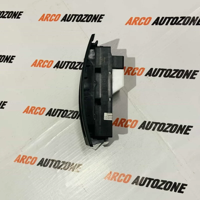 MAHINDRA SCORPIO MHAWK IMPORT WINDOW SWITCH MAIN - Image 2