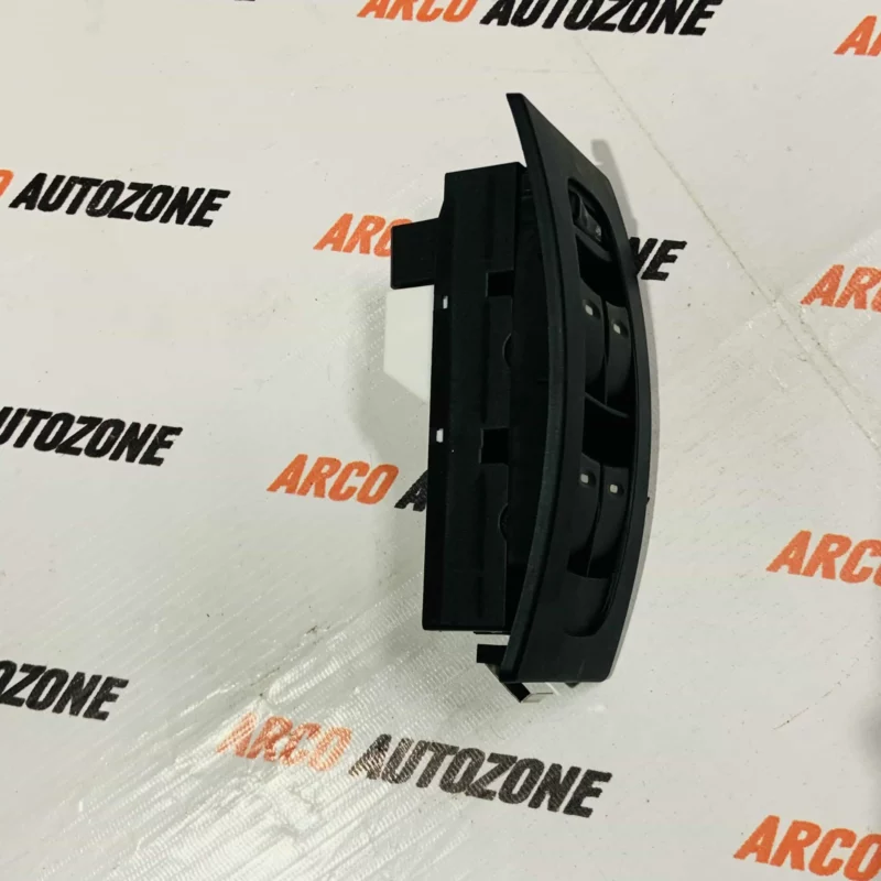 MAHINDRA SCORPIO MHAWK IMPORT WINDOW SWITCH MAIN - Image 4