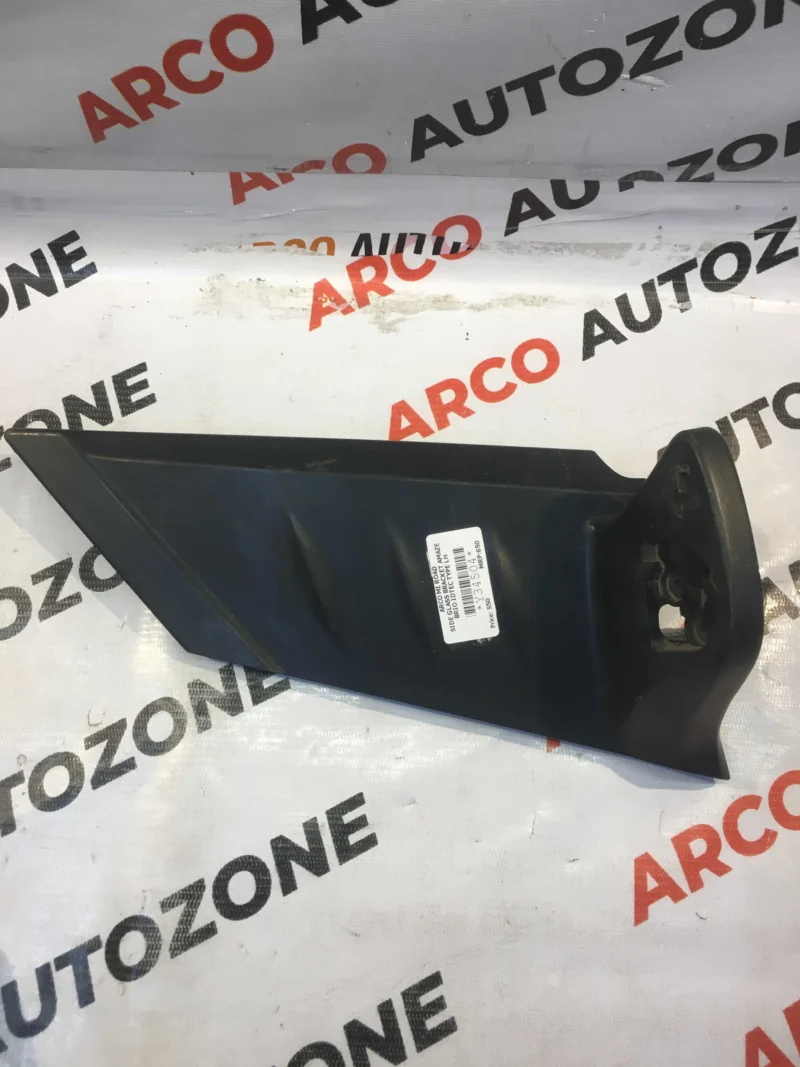 SIDE GLASS BRACKET LEFT HAND HONDA AMAZE BRIO IDTEC TYPE