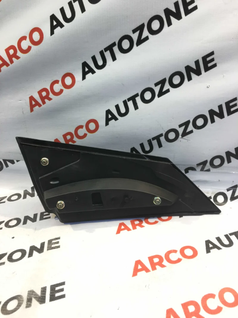 SIDE GLASS BRACKET RIGHT HAND HONDA AMAZE BRIO IDTEC TYPE - Image 2