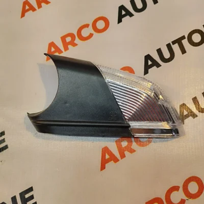 SKODA LAURA 1ST GENERATION SIDE GLASS INDICATOR RIGHT SIDE