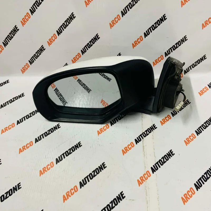 MARUTI SUZUKI SWIFT 5 WIRE SEMI USED OUTSIDE MIRROR LEFT SIDE