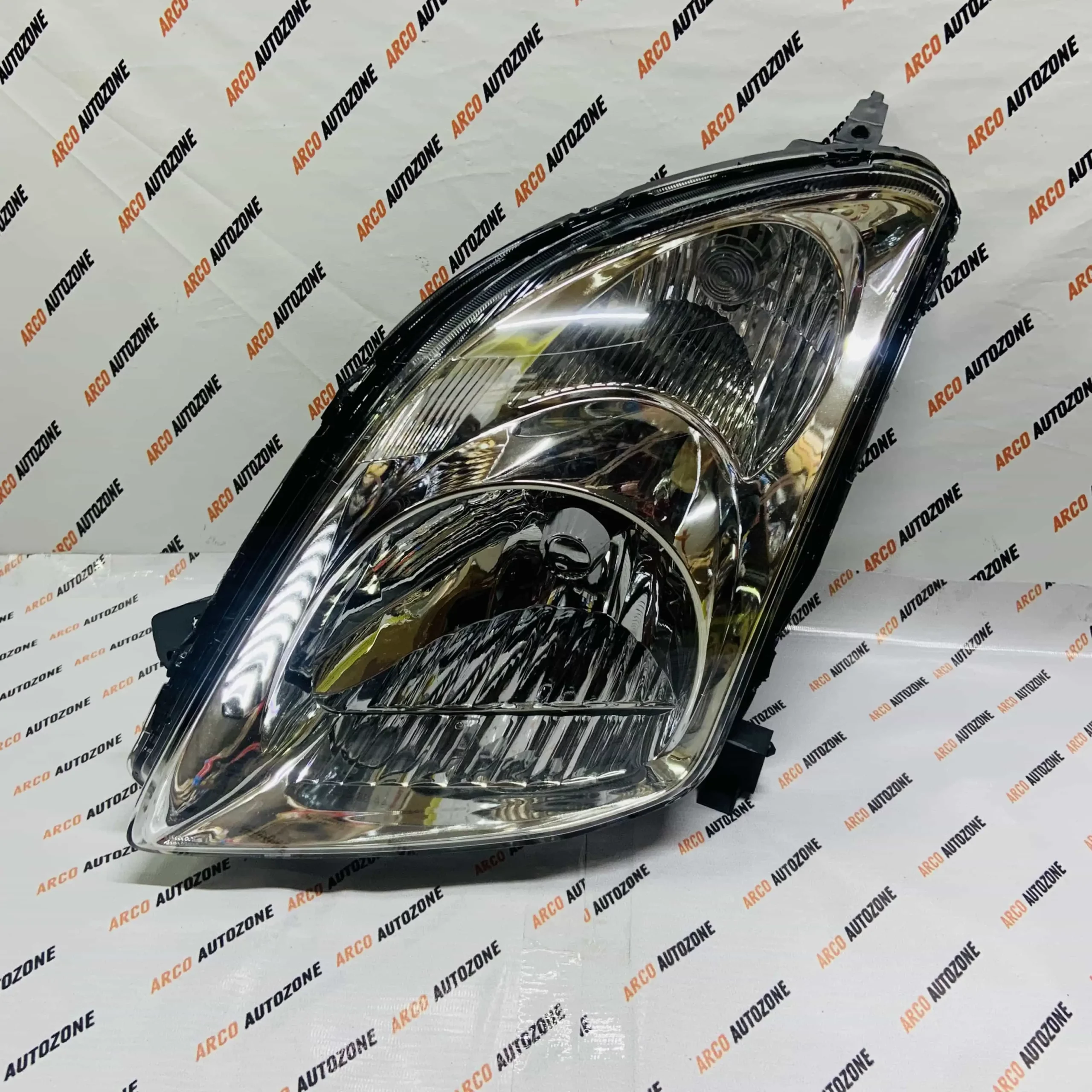 MARUTI DUZUKI SWIFT 1ST GEN LUMAX 039HLASWL HEAD LIGHT LEFT SIDE