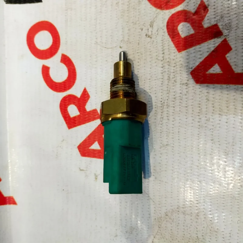 REVERSE LIGHT SWITCH RENAULT DUSTER GREEN - Image 3