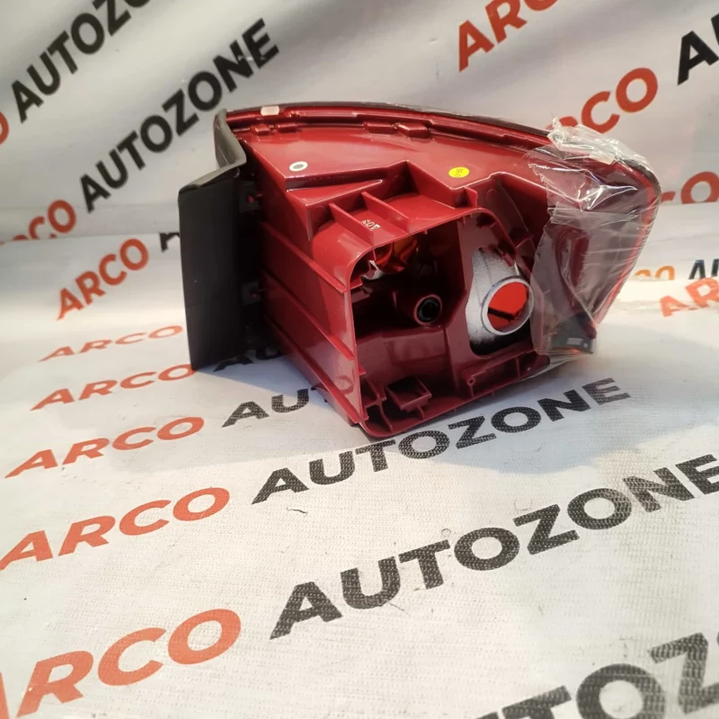 TAIL LIGHT LEFT HAND VOLKSWAGEN JETTA 2nd GEN IMPORTED - Image 2